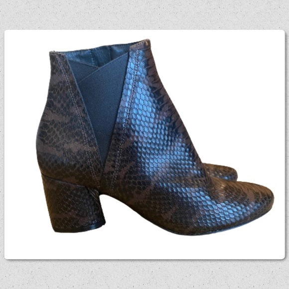 27 Edit Naturalizer Persia Snakeskin Booties - Picture 2 of 9